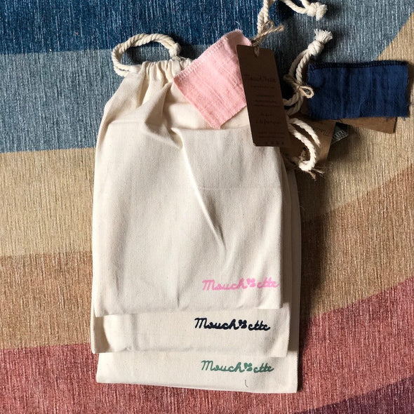 <transcy>White after-sex towel </transcy>